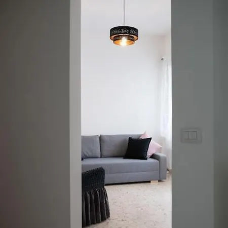 Family House شقة