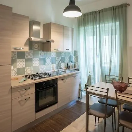Family House شقة *